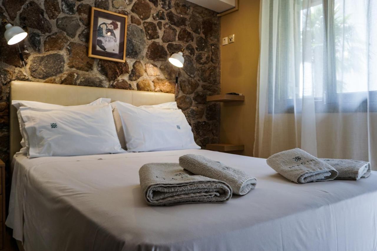 Marini Luxury Apartments And Suites Aegina Buitenkant foto